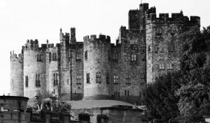 Anlwick Castle, image adapted from Alnwick Castle webiste